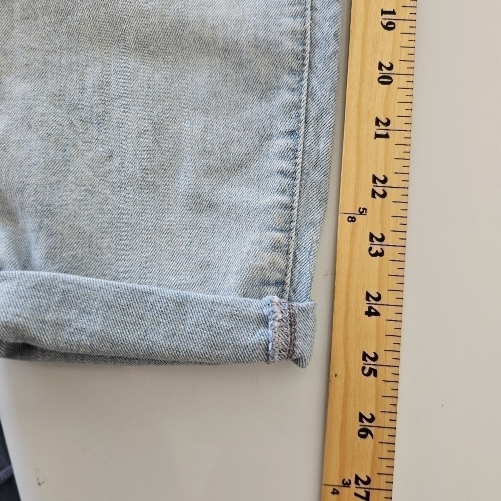 🆕️ Arizona Jeans High Rise Mom Jean Semi- Relaxed fit with tapered leg - Picture 5 of 9